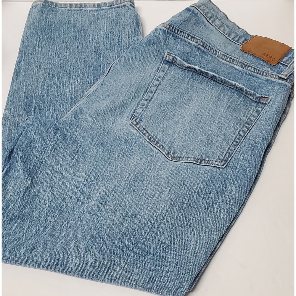 AEROPOSTALE Mom Jean Light Wash Blue 4 Button Close 34x26.5 Ankle Crop Straight